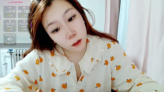 Snapshot of Annasweet- chatting on April 2, 12:25 pm Annasweet- online show from April 2, 12:25 pm