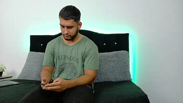  online show from July 3, 12:33 pm