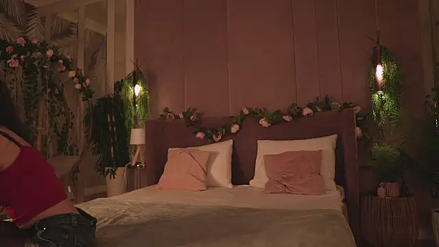 MaryNixon  online show from October 21, 5:19 am