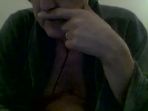 Snapshot of slaveman4you chatting on May 4, 10:06 pm slaveman4you online show from May 4, 10:06 pm