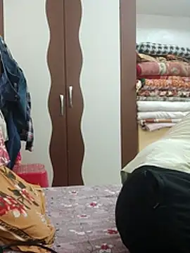 riyamore9623 online show from March 15, 8:42 am