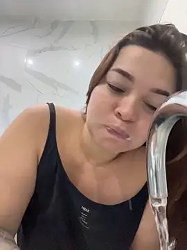 sarahreyess 11 online show from April 4, 11:18 am