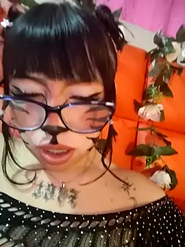 Kitty Melodi online show from October 16, 11:11 am