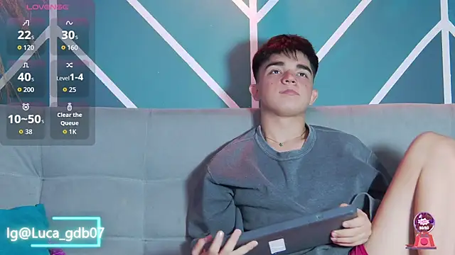 Snapshot of LucaDelart chatting on October 22, 12:49 pm LucaDelart online show from October 22, 12:49 pm