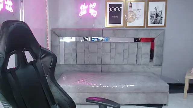 Red Bunny v online show from February 12, 1:22 am