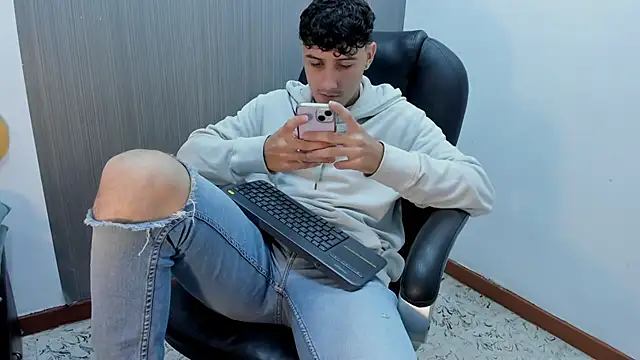Alex Booy online show from September 11, 1:33 pm