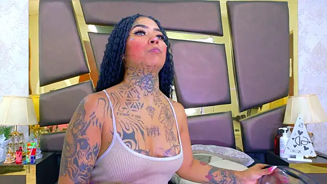 EmilieLake online show from April 21, 7:28 pm