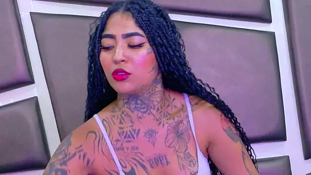 EmilieLake online show from April 28, 2:27 am