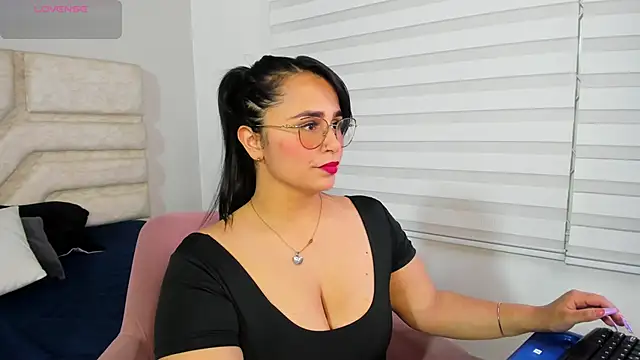 Snapshot of _adahara_queen chatting on September 11, 4:23 am  adahara queen online show from September 11, 4:23 am