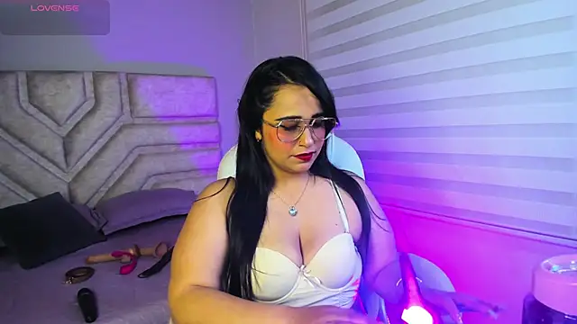 Snapshot of _adahara_queen chatting on September 18, 4:14 am  adahara queen online show from September 18, 4:14 am