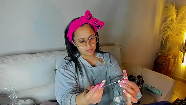 Snapshot of _adahara_queen chatting on October 10, 3:49 am  adahara queen online show from October 10, 3:49 am