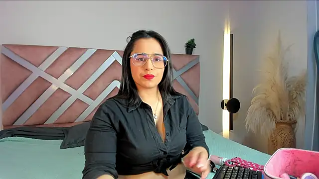 Snapshot of _adahara_queen chatting on October 29, 4:26 am  adahara queen online show from October 29, 4:26 am