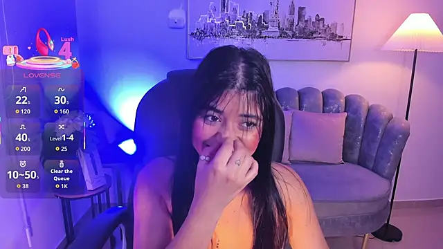 issi loren online show from May 18, 12:11 pm