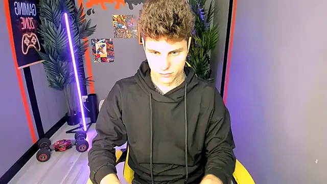 Snapshot of JackWolw chatting on October 4, 3:43 pm JackWolw online show from October 4, 3:43 pm