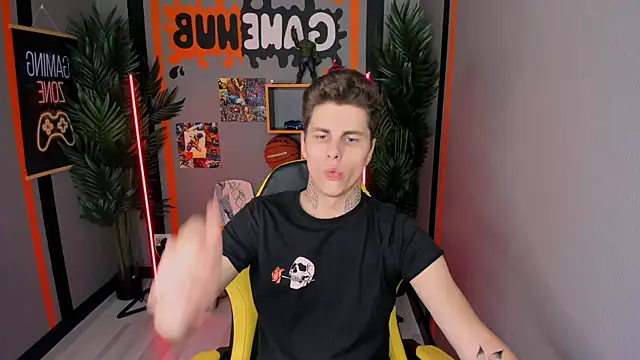 Snapshot of JackWolw chatting on October 15, 4:56 am JackWolw online show from October 15, 4:56 am