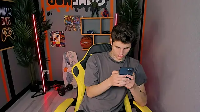 JackWolw online show from October 15, 5:02 pm