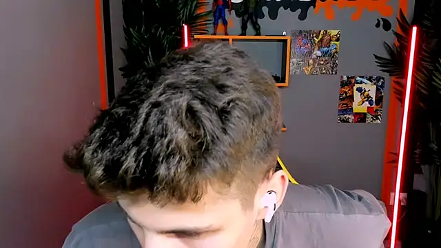 Snapshot of JackWolw chatting on October 26, 5:46 am JackWolw online show from October 26, 5:46 am