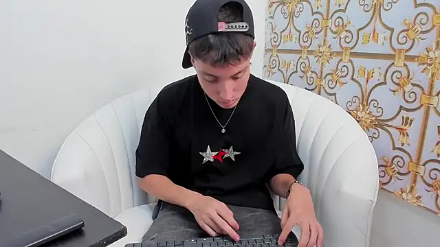 LittleDanny  online show from November 26, 7:04 pm