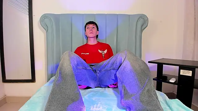 LittleDanny  online show from February 16, 9:22 pm