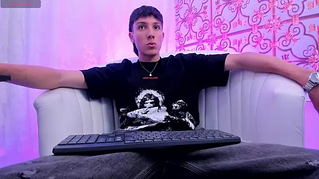 LittleDanny  online show from March 17, 3:15 pm