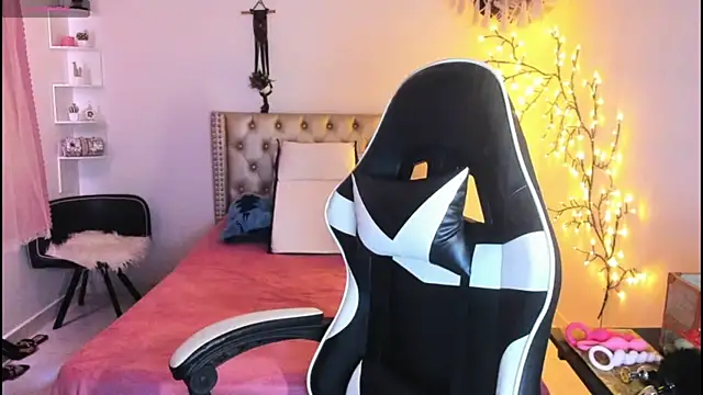 LenaStylesOA online show from September 11, 1:11 pm