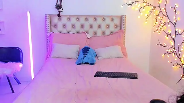 LenaStylesOA online show from March 22, 9:51 pm