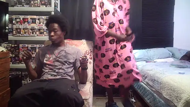 SucculentSexiness0 online show from May 6, 12:52 am