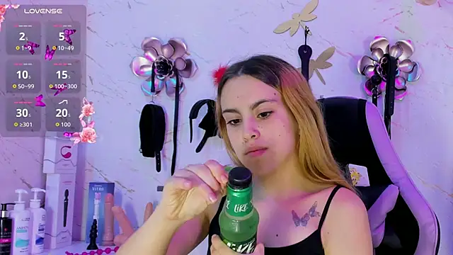 Snapshot of Natasha-Adams chatting on April 28, 9:31 pm Natasha-Adams online show from April 28, 9:31 pm