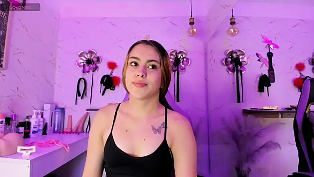 Snapshot of Natasha-Adams chatting on May 5, 9:12 pm Natasha-Adams online show from May 5, 9:12 pm