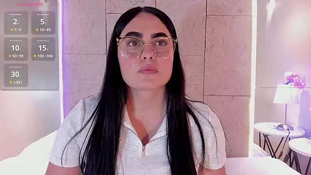 sofiiacarson online show from May 19, 8:04 pm