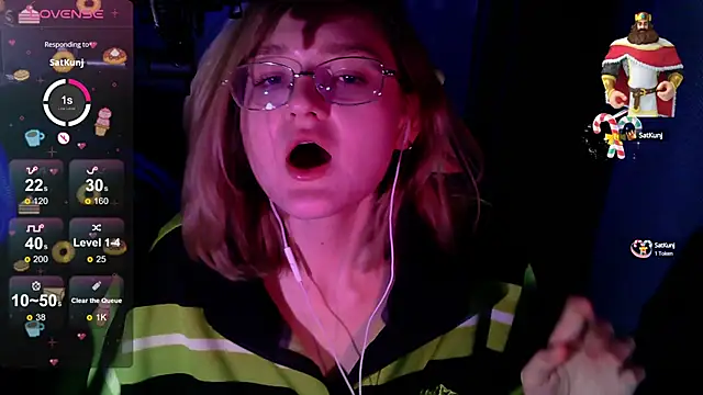 cute1stranger online show from September 18, 2:30 pm