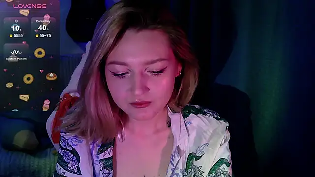 cute1stranger online show from November 2, 6:49 am