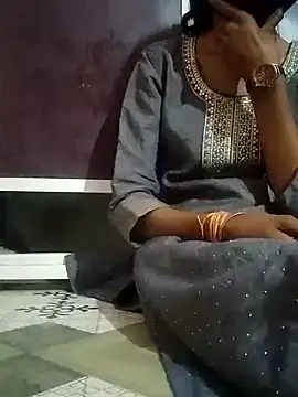 Snapshot of Idhika_Handoo chatting on September 8, 5:23 pm Idhika Handoo online show from September 8, 5:23 pm