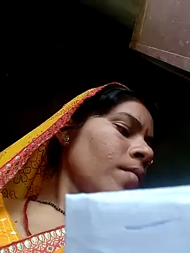 Snapshot of Idhika_Handoo chatting on September 12, 10:48 am Idhika Handoo online show from September 12, 10:48 am