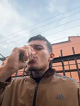 Mrjustin sebas online show from February 14, 9:22 pm