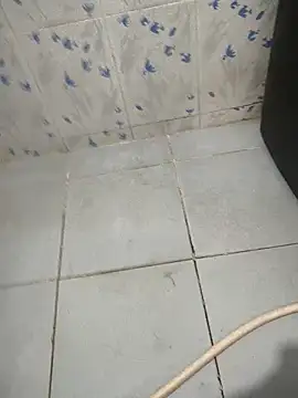 Leon hot33 online show from April 2, 7:06 am