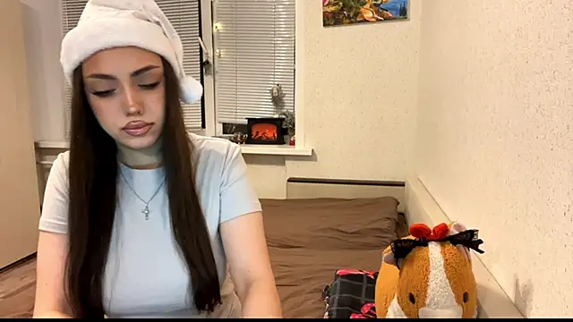 Snapshot of Leaf_Unto chatting on November 20, 2:39 pm Leaf Unto online show from November 20, 2:39 pm