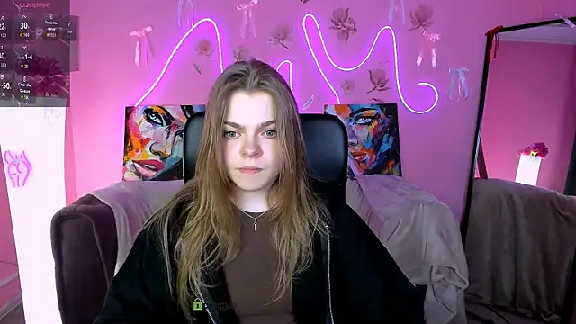 Snapshot of veronica_bubble chatting on May 15, 12:50 am veronica bubble online show from May 15, 12:50 am