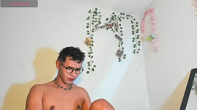 Snapshot of cute_sammy_1 chatting on September 25, 11:47 am cute sammy 1 online show from September 25, 11:47 am