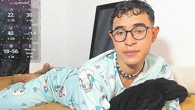 Snapshot of cute_sammy_1 chatting on October 8, 1:42 pm cute sammy 1 online show from October 8, 1:42 pm