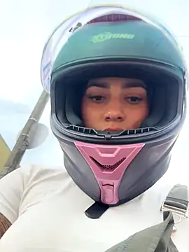 AlannaEvons online show from November 15, 9:54 pm