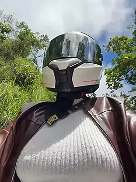 AlannaEvons online show from March 11, 4:02 pm