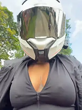 AlannaEvons online show from May 9, 3:39 pm