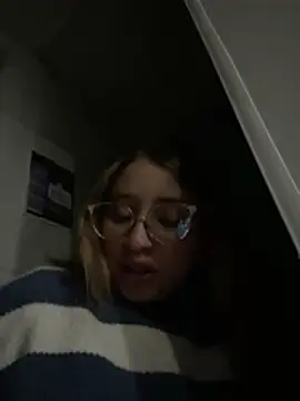 mia skys online show from February 9, 10:08 am