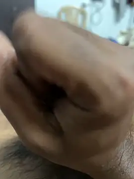 Snapshot of usermood2000 chatting on April 6, 7:31 am usermood2000 online show from April 6, 7:31 am