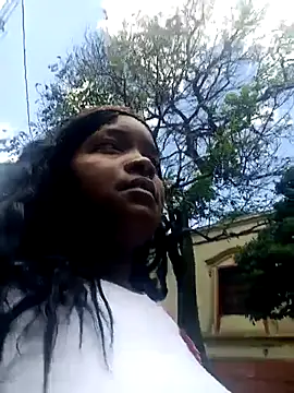 Snapshot of isabella_brown1 chatting on March 20, 7:19 pm isabella brown1 online show from March 20, 7:19 pm
