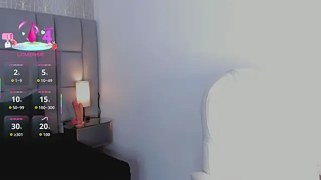 Snapshot of milly_noir chatting on September 16, 8:10 pm milly noir online show from September 16, 8:10 pm