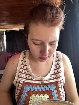 CoraVibes online show from October 17, 3:14 pm