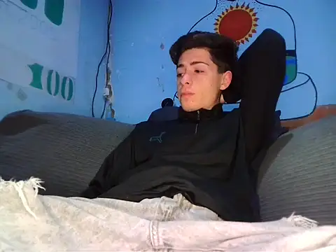 Newbrian20 online show from October 31, 9:38 pm