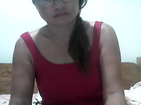 nathalie0045 online show from April 8, 7:58 pm